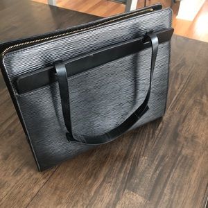 Louis Vuitton Epi bag